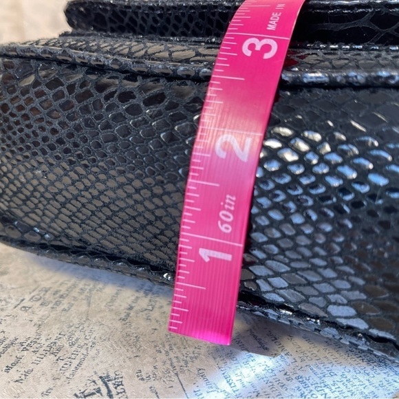 Michael Kors SLOAN LEATHER HANDBAG - Picture 14 of 14